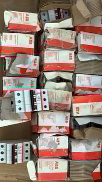 منجر ABB مال باله 100 أمبير سعر قطعة خمستالاف فقط  بغداد07715934820