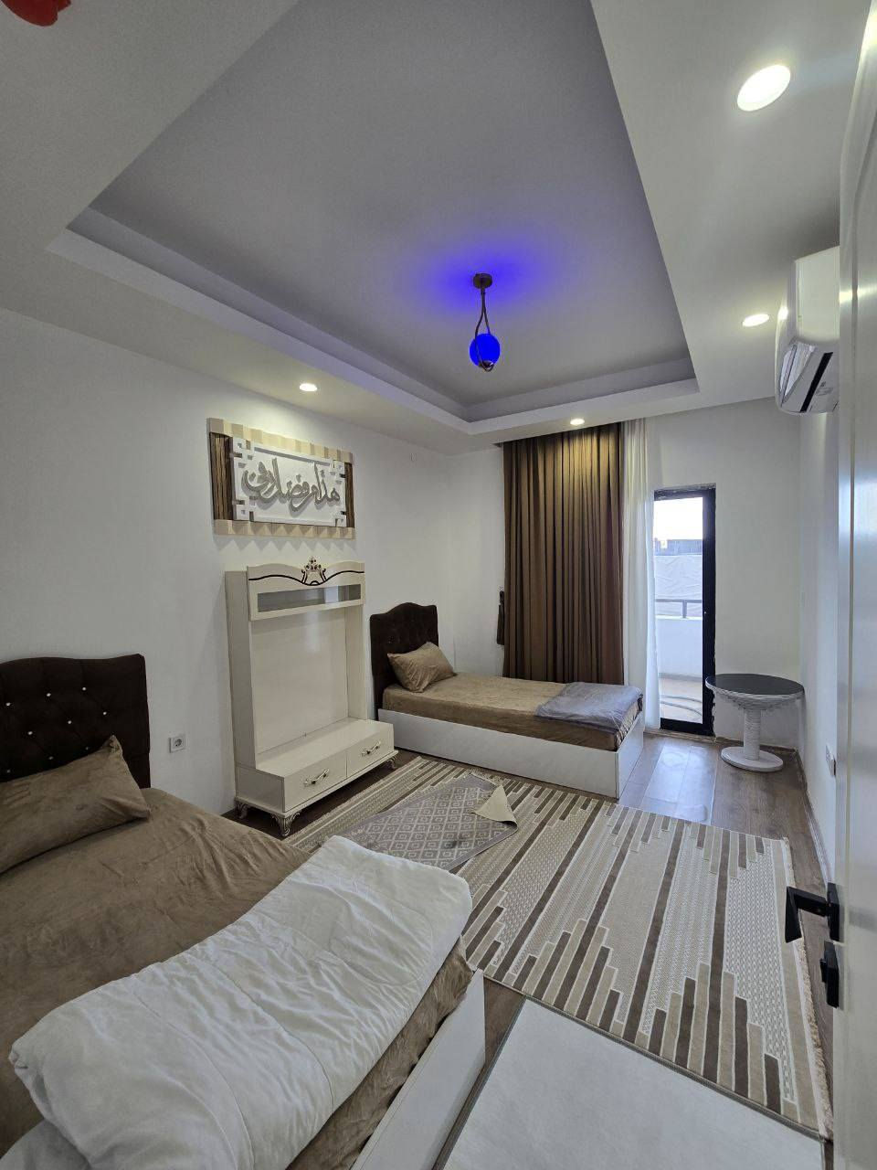 شقة للإيجار – ژيان ستي 🏢
مؤثثة بالكامل
(3 غرف نوم + صالة)
سعر الإيجار: 500$ شهرياً
موقع مميز داخل مجمع ژيان ستي
مناسبة للسكن العائلي
للاستفسار خاص او اتصال 
*********** أربيل, العراق
