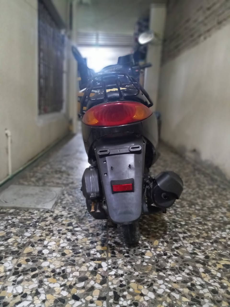 دراجة كفاله ما ناقصها بس استان تعليك مكينه مكفوله دراجة برغ ما مفتوح بيها كلشي بيها بلاديات رايدها ب 900 وبيها مجال مكاني شعب ورقم ***********
