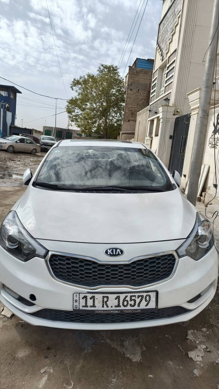 السلام عليكم 
سيراتو 2017 شكل 16
مكينة 2000
كير مكينة تبريد حدادية كله جديد 
السعر 127
بيها قطعتين صبغ 
***********
