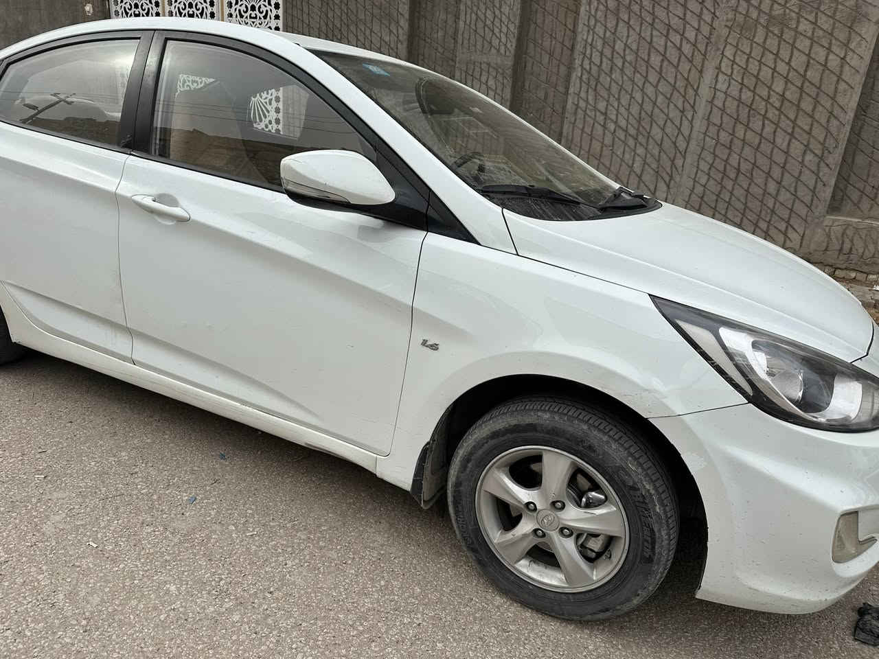 أكسنت موديل ٢٠١٣سعر ١٠٥$ مجال قليل
رقم بابل إنكليزي شكل جديد .

سنوية جديدة ل٢٠٢٧ باسمي .

 £ تبريد _وتدفئة 

 £ كير _ مكينة كفالة 

حدادية جيدة جداً ، تحكم ستيرن سستم صوت اشاير مري سيارة فول عمية عدا بصمة والفتحة ويل كب تخم تاير سيارة جاهزة مال جناي.

 <>  محرك ١٦٠٠ <>

***********  مكاني نجف
