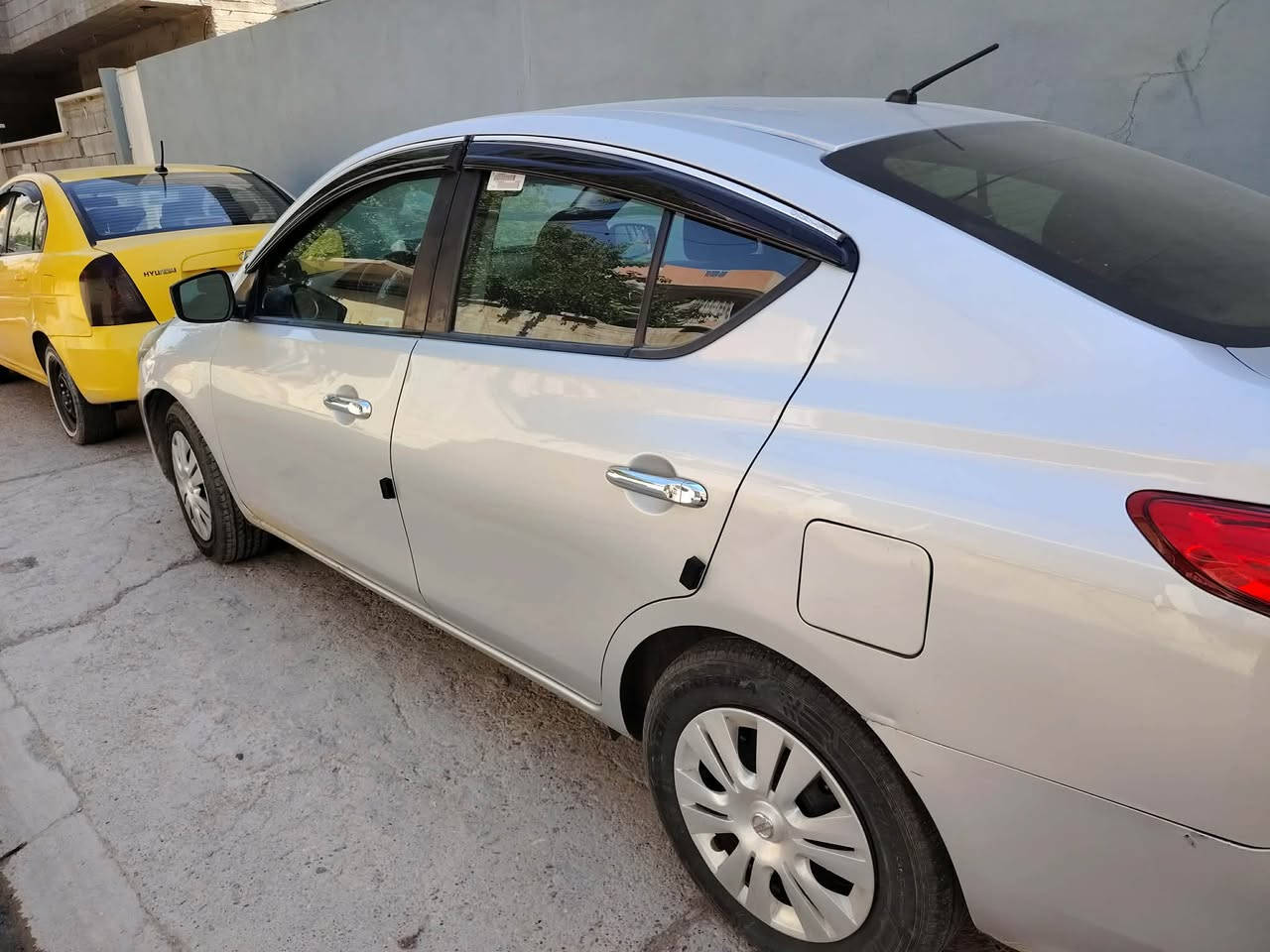 السلام عليكم 
نيسان فيرسا ٢٠١٧اربيل باسمي تحكمات استيرن كروز سرعه شاشه كامرة يدت نيكل سنوية ٢٠٣١بيها بوند وجاملغ صبغ واشويا بارد بالباب الخلفي السعر ٨٥سيارة شرط محرك وكير طخم اطارات طخم نظيف وجديد التواصل ***********
