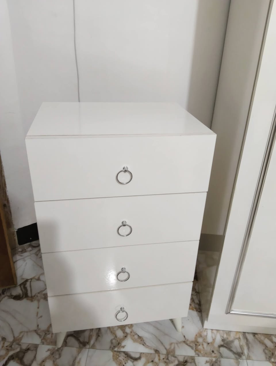 غرفة ترکية نضيفه لوك 10 قطع وبيه كنتور اضافي مال طفل وبرقي جوي حديد وصبغ حراري وسرير  مخزن وكنتور ابواب السعر 775 وبيه مجال بسيط اتصال علا الرقم//***********//***********// مكان فلوجه
