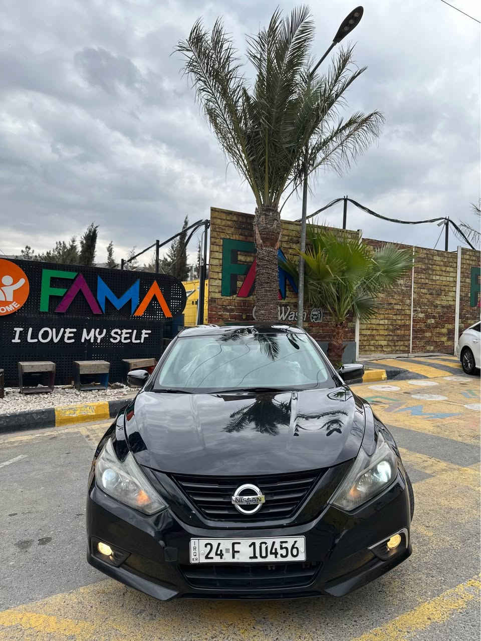 السلام عليكم ورحمه الله وبركاته 
نيسان التيما
2017
بلااااااش والسعر بي مجال بسيط
ضرر بوند و جاملغ ايرباك فقط ستيرن ومرجع 
گير محرك تبريد تدفئه كله بشررررط
دهن كير و فلتر مبدل جديد م شاد براد مال كير وشاد راديتر مال خليجي
مواصفات بصمة تشغيل و ابواب 
بصمة صندوق
تشغيل عن بعد
ويل كب 
لايت زينون 
شاشة وكامرة خلفية 
حساسات خلفية 
سيارة حيل حلوه و نضيفة داخلها جدا نضيف 
رقم و هزة و سنوية جديد 
رقم دهوك 
تحويل +غرامات بشرط
السعر ١١٣ وبي مجال بسيط للشراي
مكانها دهوك 
الخاص مفتوح
وبالعافية ع ياخذها 
للاستفسار ***********
*********** دهوك, العراق
