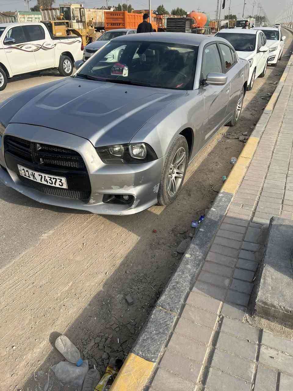 السلام عليكم جارجر موديل 13 البيع مرشوشه داير بدون فتح بدون دواخل بيه باب واحد مفتوح السياره تعمير كله جديد السياره جديده بمعنى الكلام السعر 142وبيه مجال*********** مكاني السماوه
