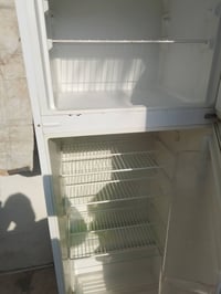 ثلاجه عطله بيس تحتاج غاز فقط اللبيع السعر 100 جديده ماوصل مصلح ابد شري...