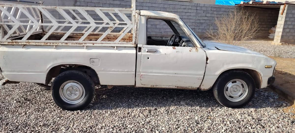 اسلام عليكم بيكم 80 رقم نينوى الشرعي موجود وبيها وكاله عامه بسمي وبيها كابون بانزين محرك شرط شاصي مصلح السعر 16 وبيها مجال اتصل عل رقم وبيك خير وتدلل مكان مخمور *********** وبي واتساب
