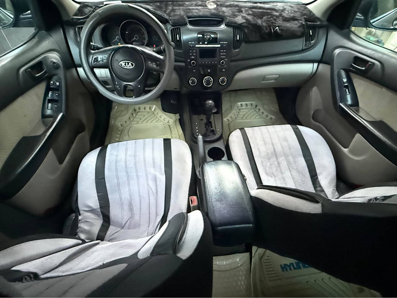 فورتي أمريكي 2010
رقم وسنوية وهزة جديد 
جاهزة من كلشي صدر وتخم تاير كلهة جديد
محرك 2000 جديد
بيهة قطع صبغ اثر جراد بدون ضرر
العنوان ديالى بعقوبة 
***********
السعر 88 بيهة مجال بصيط جدأ بعقوبة, ديالى
