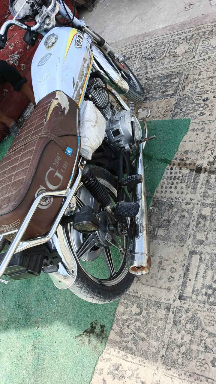 دراجه ايراني 5كير سونك
مكينه كفاله 
دراجه خير من الله موديل 24 سعر 600 وبيه مجال لشراي منفيس موجود وتجي تاخذ من البيت***********هاذه رقمي وبي واتساب مكاني بغداد قريب فلكه حي النصر
