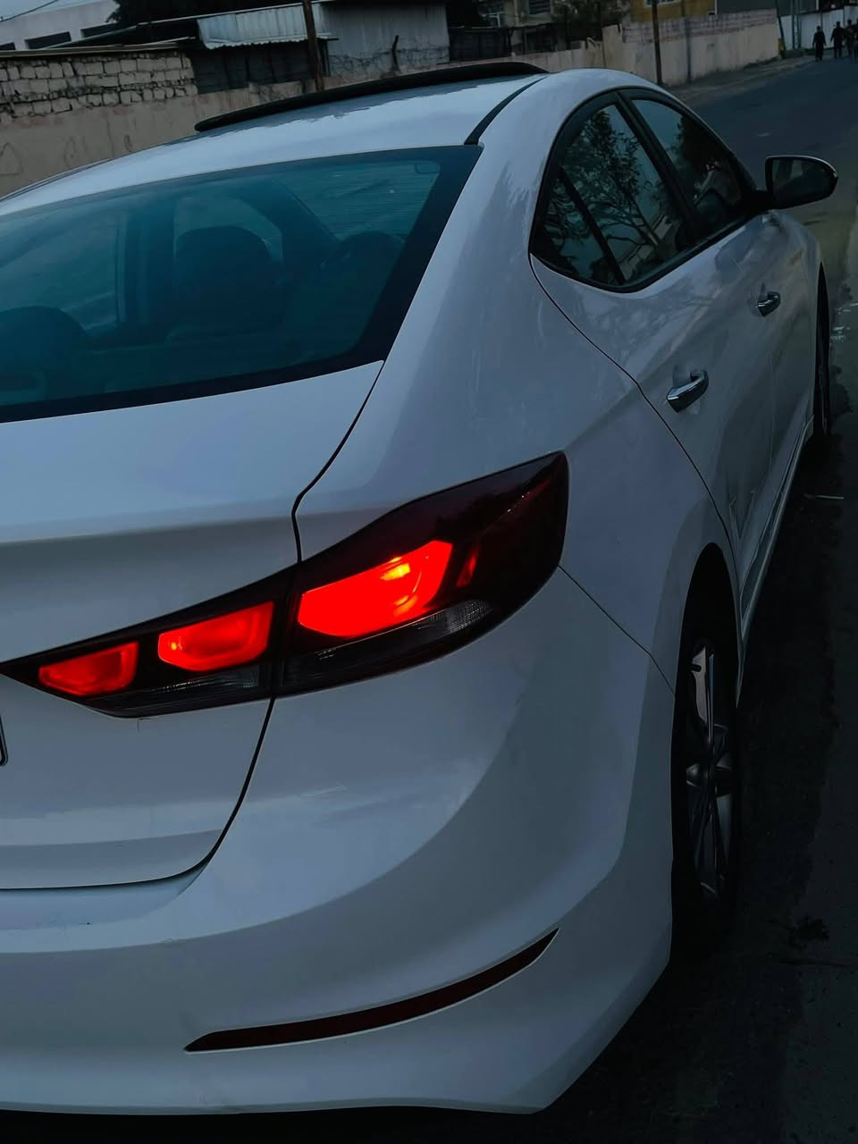 النترة خليجي موديل 2017 رقم بغداد انكليزي 
السياره باسمي تحويل ثاني يوم. سنويه ٣٠
سياره جاهزه ربع متصرف عليه.
حتى دهن وكاله هولندي قبل لسبوع غيرت ٣٠/٥
وبانزين اديرلها كل محسن .
متتعب عليه دينار واحد
 هزةجديدة   مكفوله كفالة عامة ما عده طخه بلبنيد  وصورت الظربه مرفوقه ويه صور 
سياره ماشيه ٨٧
‏فتحة سقف 
‏كشنات جلد
ارضيه جلد
‏تبريد خلفي امامي
‏اشاير بلمري
‏تحكم ستيرن
‏شاشة دشبول 
‏كامرة خلفي مكينة 2000سوبر
تخم تاير جديد
 السيارة ما عايزة برغي
‏ يعني كير مكينه حداديه كلة جديد السعر148وبيهة مجال مكاني بغداد   ***********
‏
