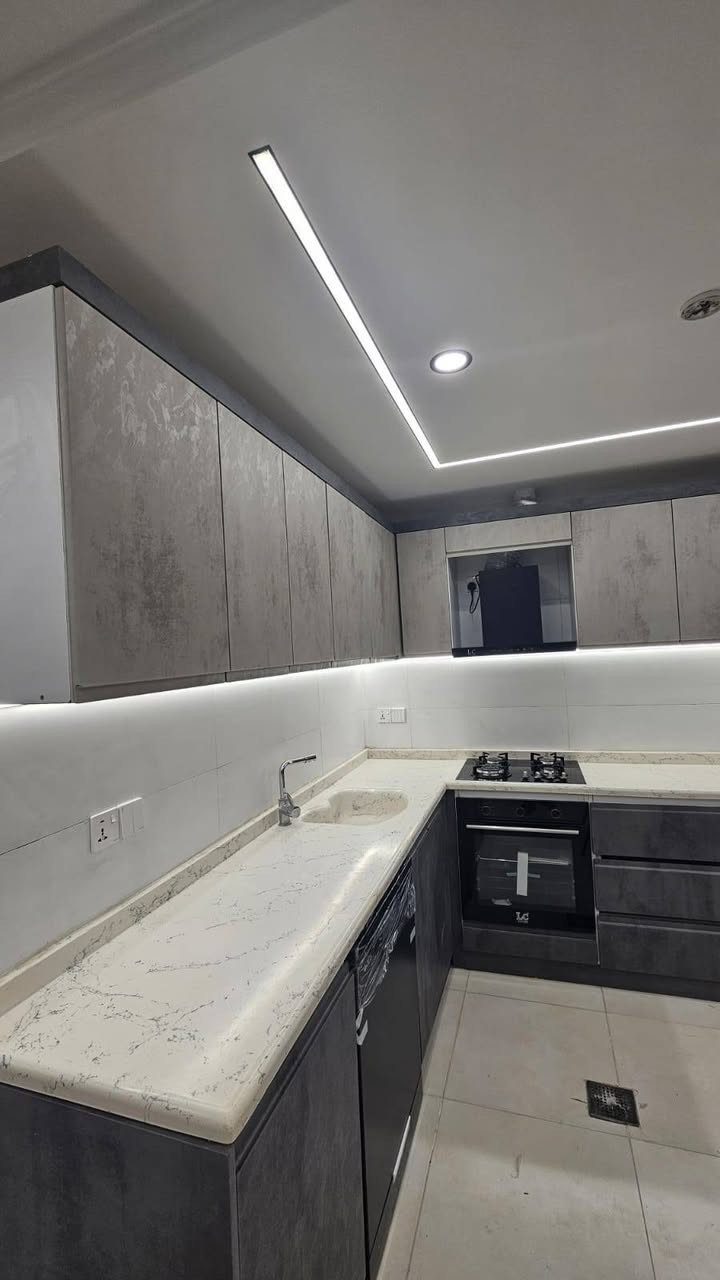 شقة مؤثث vip للایجار و للبیع
ثلاث غرف و صالة 
مجمع واو تاورز
اربیل ، شارع 100 متر ، مقابل جامعە جیهان 
سعر الایجار / $1000
للاستفسار اتصل على الرقم التالي 
‏‪***********‬‏
