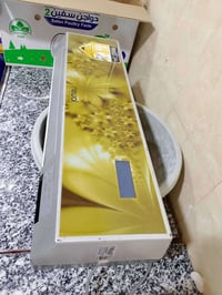 يدفي ويبرد • صغير • موصل يمين