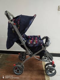 عربه اطفال السعر 30 توصلك للباب 07826277924