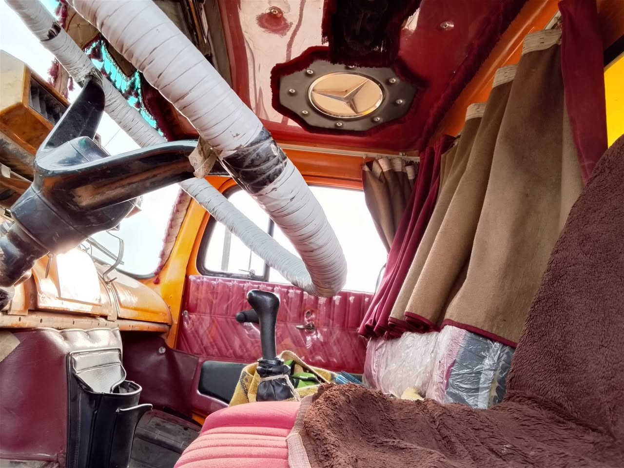 السلام عليكم اقچم موديل ٧٤  قماره دواخل وضهريه مامصبوغ شاصي مكفول مكينه لاتنقيص ولابخار گير ٢٥ جديد سياره عل شغل 
اكسل ١٨  رقم الماني تحويل مباشر  السعر ٤٠ وبيه مجال قليل  المكان سامراء خط السريع ه‍ *********** ه‍***********
