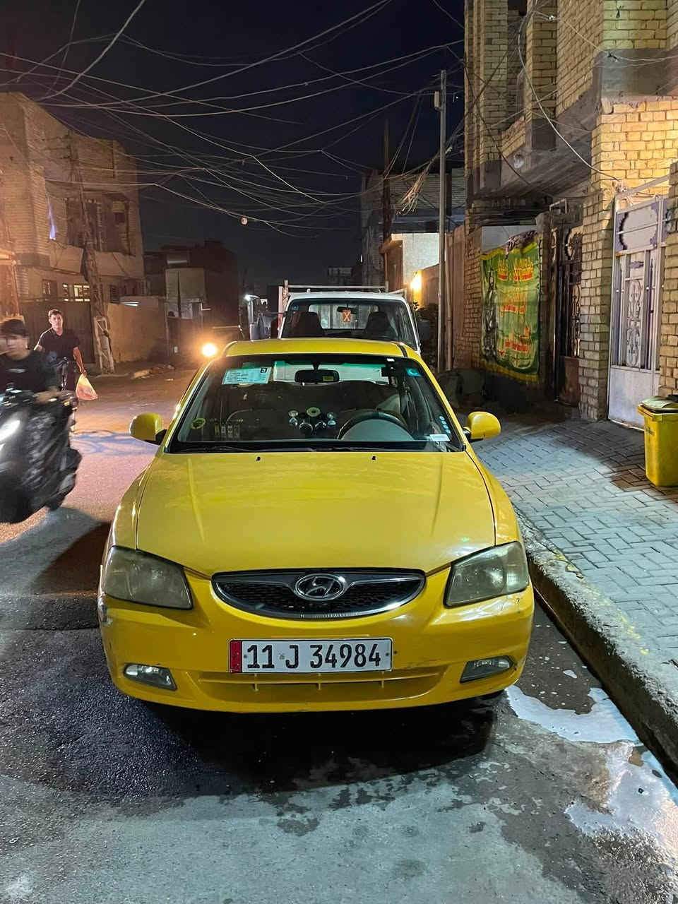 سلام عليكم 
هونداي فيرنا ١٤
سياره كفاله ماعده طخه بسيطه بل جاملغ المامي جهت السايق يرجع بارد ودعاميه اماميه مثل ما موضح بل صور 
سياره تبريد جديد ثلج مكينه لا تنقيص ولا تبخير خير من الله سياره كله عل بلاد مدوشمه كامله عله اخر حبايه اي نقص مابيه 
السعر ٨٠ وبيه مجال
العنوان بغداد 
رقم الهاتف ***********
