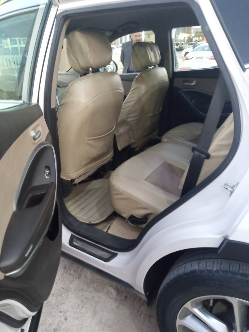 سلام عليكم ورحمه الله 
سنتافي 20017 سياره بيه قطعتين صبغ 

بدون دواخل ولا تبديل سياره جاهز 
تخم تاير حداديه نضيفه  فول عده لفتحه 
مري شفط  حساسات مكينه كير كارتون 
التفاصيل رقم الهاتف ‏‪***********‬‏
مكاني نجف حي ميسان 
سعره 185 وبيه مجال النجف, العراق
