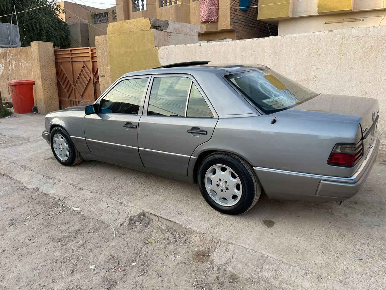 سلام عليكم ماودي دب بيبي شبح محرك خراطيم ٣٢٠بلاد مديل ١٩٩٣اصل رقم أربيل تحويل مباشر سياره جاهزه اي نقص مابيه 
محرك كير شرط جديد
تخم تاير جديد
صدر امامي خلفي جديد
تبريد شغال 
سلايد روف شغال
كهربايات شغاله كله 
سعر ٧٠ بيه مجال 
عنوان سياره سامراء 
ستفسار ***********
