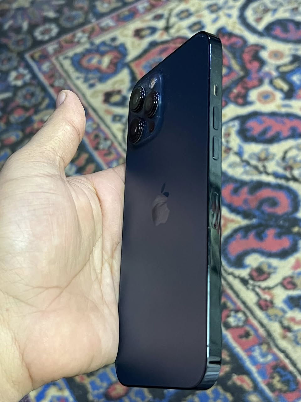 آيفون 12 برو ماكس مكفول
جهاز جديد. 
مكفول من شخط
بطارية 96
بي. نقظه بل شاشه. 
صغيره حيل مابينه. 
مكان بغداد 
***********
