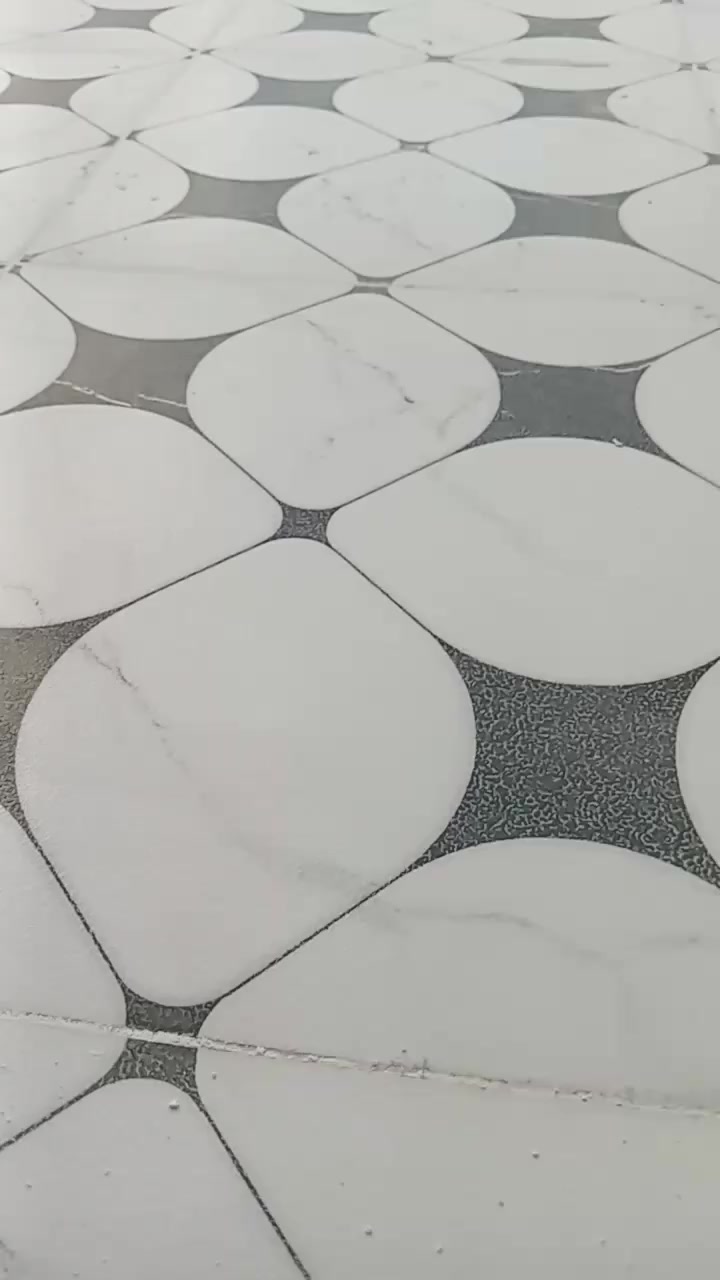 السلام عليكم 
عمل درجه اولى ٠٠ جدران بأنواعه ٠٠ ارضيات بأنواعها 
لبخ جص بورك تصعيد مواد رقم الهاتف ***********
