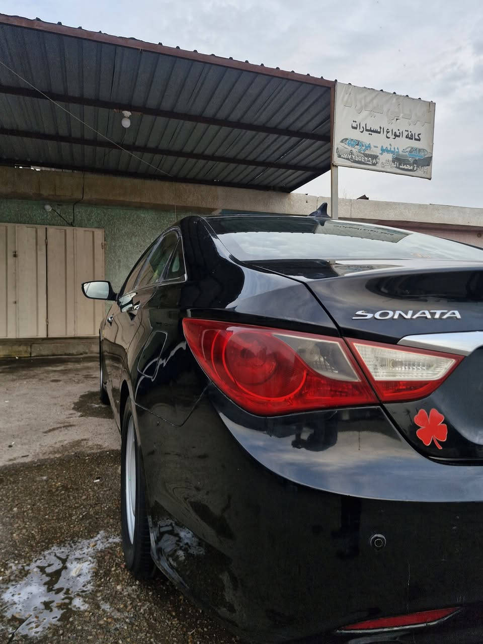 السلام عليكم 
سوناتا 2012 امريكي مكينه 2000تيربو فول مواصفات 1\1 فول للاخير 
حادثها مال أمريكا جاملغ وبنيد وهنا بالعراق بيها شخط صفحه الصدر ونصبغت بدون تكم السيارة مكفول شواصي ولغود تبريد ومكينه وكير وحدادة الصدر خير من الله السيارة جاهزة للاخير كل نقص مابيها بس ماعده البنيد يرادله صبغ السيارة احلى من الصور .
للبيع او مراوس بكورلا لو فورتي 
السعر ١٠٥ وبيها مجال بسيط 
رقم الهاتف ***********/***********
اتصل وبيك خير وتدلل رجاء لحد يكسر بالحلال
