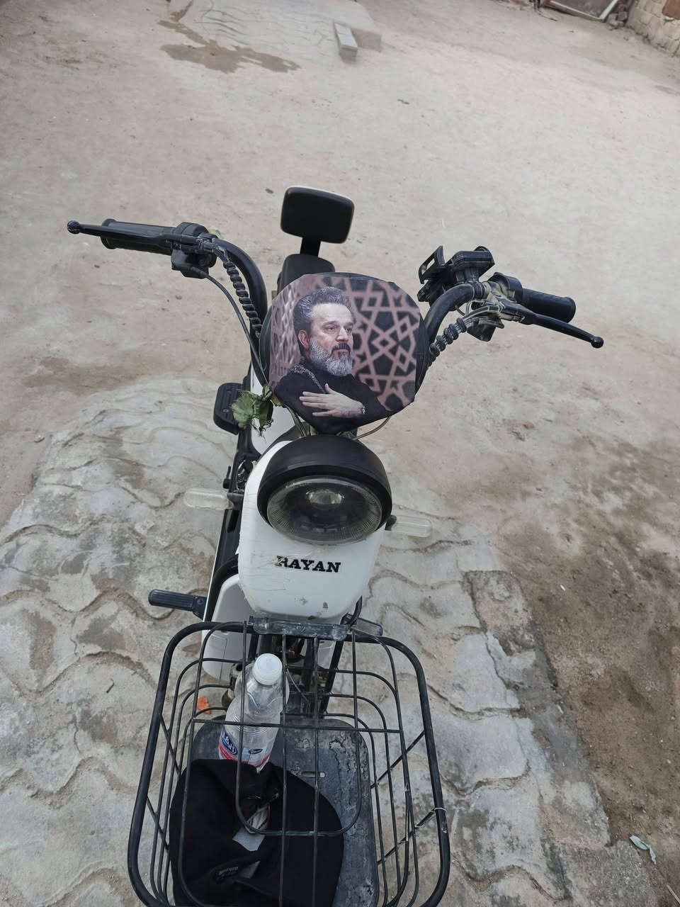 دراجه شحن للبيع السعر 325 عنوان البصره الزبير رقم الهاتف***********
