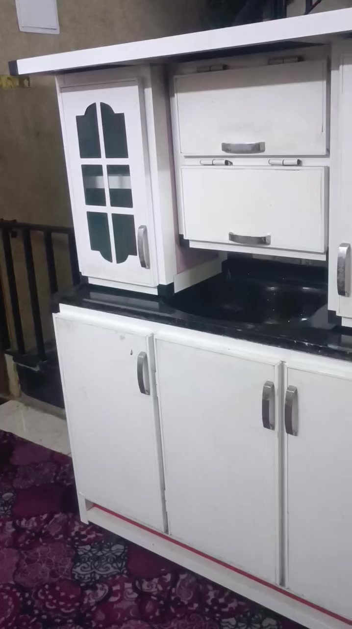 كاونتر تفصال ٤قطع المنيوم بدون ضرر
الكاونتر ٣امتار والسنك متر و٣٠
مكاني بغداد منطقه الرشاد 
***********
