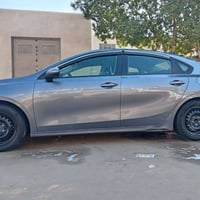 كي فورتي البيع  وارد امريكي بيه 3قطع جديد بدون دواخل  موديل 20 السعر 1...