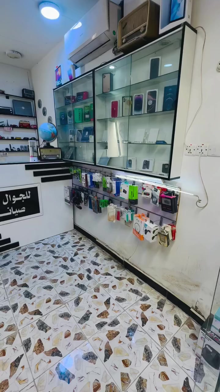 محل للبيع كامل من كلشي مقابل اسواق بنية     ***********
