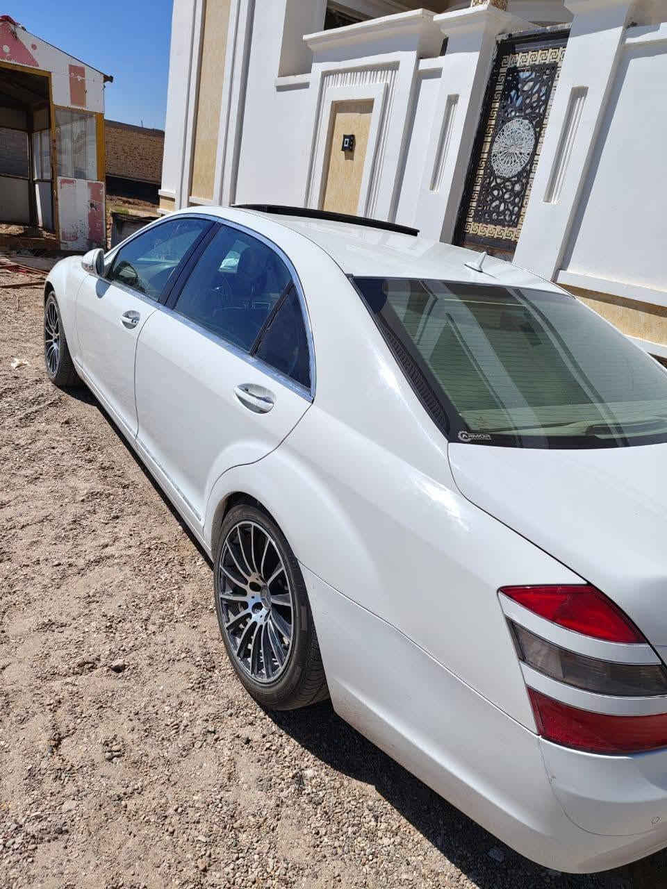 مارسدس ٢٠٠٧ s350 رئاسيه باب طويل رقم الانبار السياره وراد خليجي جوبلسات جدد صدر كله جديد تبريد ثلج ترهم بيع وترهم مراوس سعر البيع ١٤٠ وذا مراوس اريد فرق اقل شي ٧٠ شنو عندك نزل واني دخل الك للعلم الفرق ميرهم قساط *********** عنوان السياره الانبار الحبانيه
