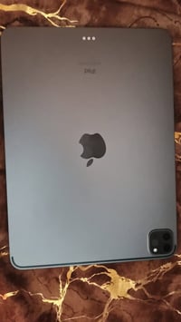 ايباد ١١ برو ام١ • ١٢٨ • بطارية ٨٦٪