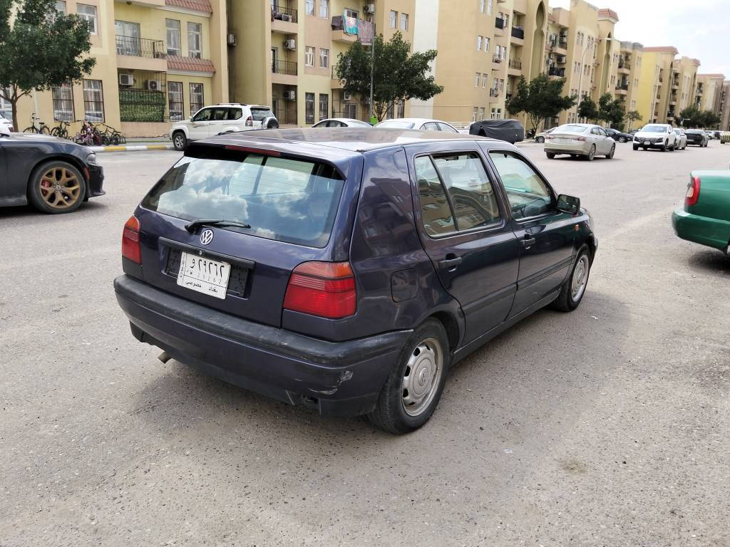 (السعر 44)السلام عليكم كولف موديل 1994 وارد يابان مكينه 2000 كير اوتو السياره مصبوغه عام جماليه  وصبغ مرتب و حلو لا شخوط و لا جراد كشرهة كلش حلو داخل نضيف مبي شي ميشتغل السياره مكينه و كير و تبريد فول صدر امامي خلفي جديد سياره جاهزه من كلشي يعني تراي مفتوح و بلاديه مو ملزكه مبدل الهة قبل سبوعين منضومه مي كامله راديترات و جوينات و مي اخضر زيتي اصلي يعني انسه حماوه مجهزهة للصيف  و تبريد ثلج بعز الصيف و حماوه ربع السياره اليشتريهة مجهزهة مبيهة مصرف ربع دينار سعرهة 44 بيهة مجال قليل مكانهة بغداد الغزاليه للاتصال *********** بغداد, العراق
