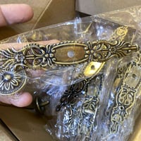 يدات • ٨ قطع • بهذا الشكل