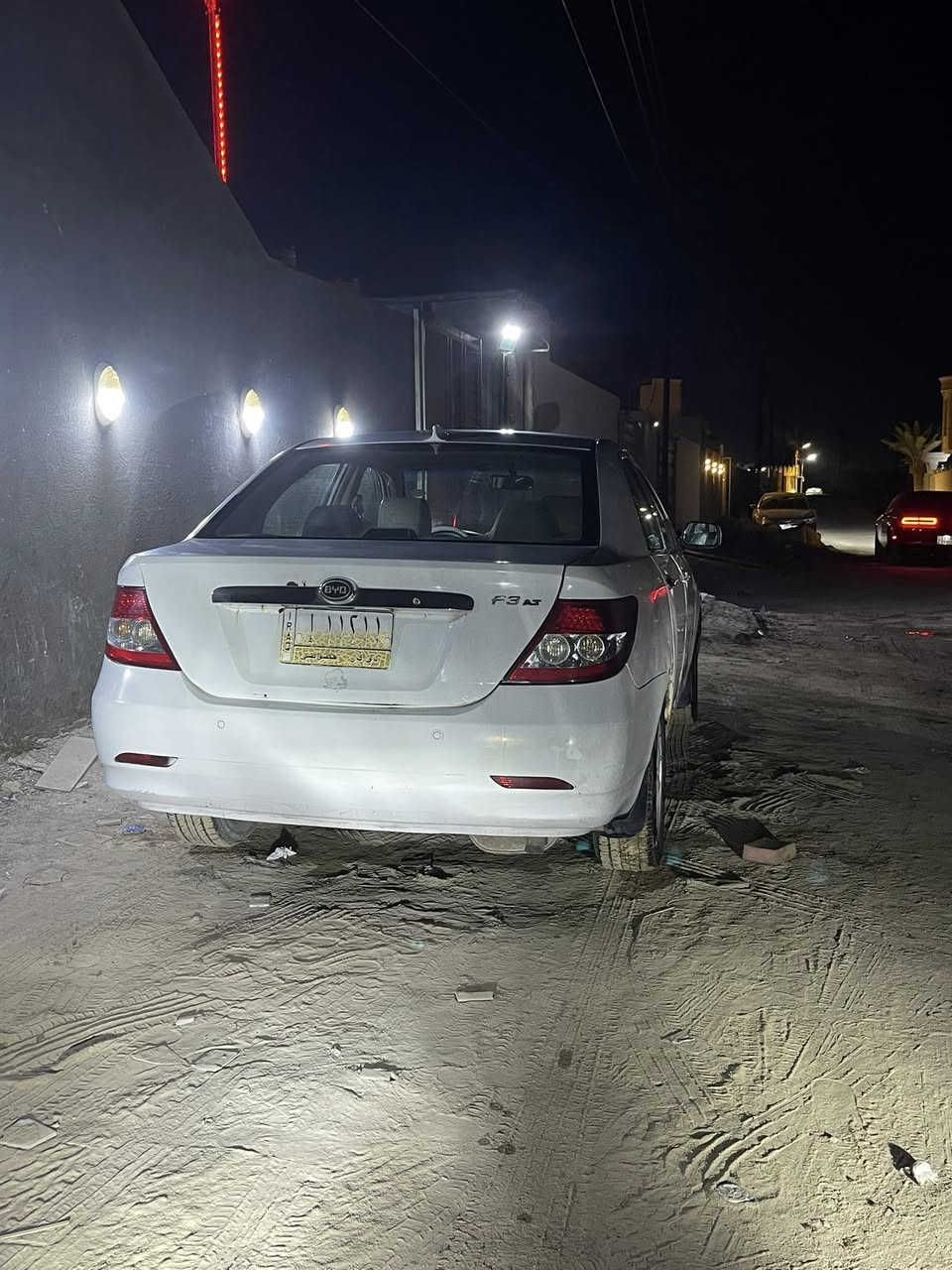 السلام عليكم 
سياره BYD  F3  للبيع 
السياره جاهزه مكينه وكير مستبوشي بلاد السياره جاهزه تبريد ثلج السياره حلوه كاعده رقم شبه مميز مداور ثاني يوم رقم الماني السياره لا ضربه ولا صبغ 
بيها شويه اخياس بل بيبان بعدني ممسويهن  كير اوتماتيك مكاني الناصريه مركز  السعر 55 وبيها مجال 
***********
