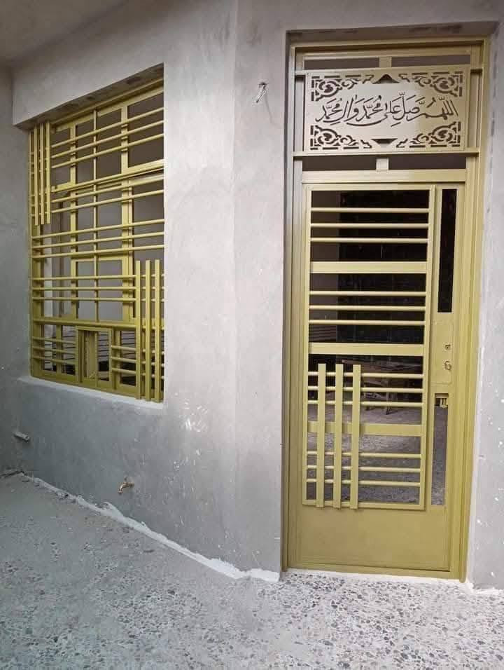 صباغ ابواب وشبابيك بأسعار مناسبه ***********
