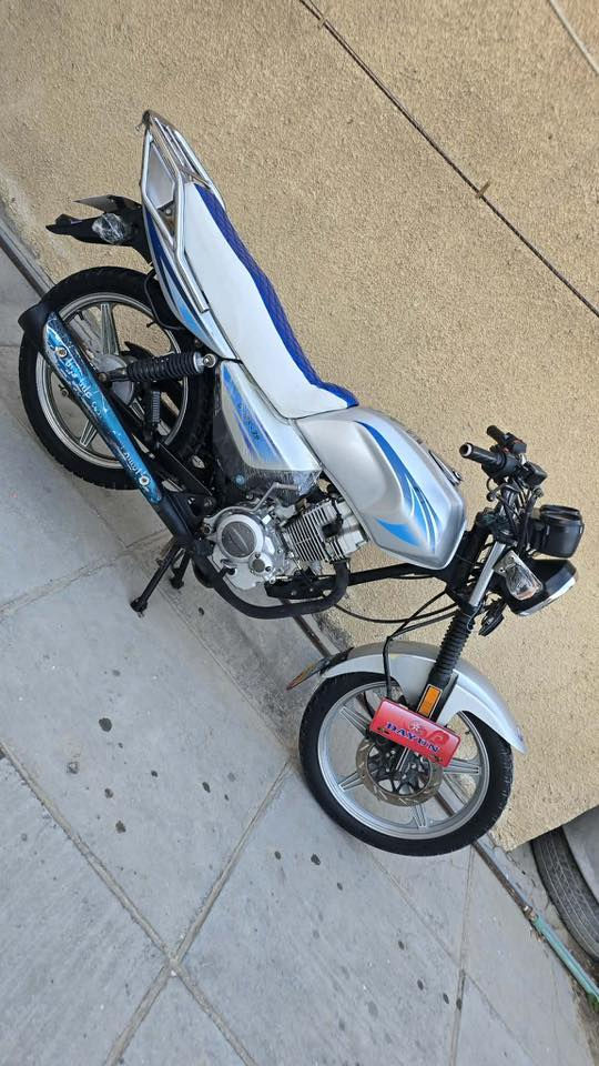 دايوان عضم موديل 2019 طالعه بل 2020 وحتى فوك بلوراق مكتوب 2020 اوراق اصليه وكامله وبسمي وصل معرض موجود شرط الترقيم مكينه خير من الله لابخار ولاصوت ناعمه تخبل شلعه وتراي ونعومه خير من الله كهربائيات كلها شغاله سلف هندر دبل اشاره بلادي لايت زنون عالي ناصي بك لايت ودراجه نضيفه ونضافته كدامكم بلصور رايدها 775 وبيها مجال بسيط للشراي مكاني كربلاء اليريده يتصل ويدلل بخدمته 
***********
