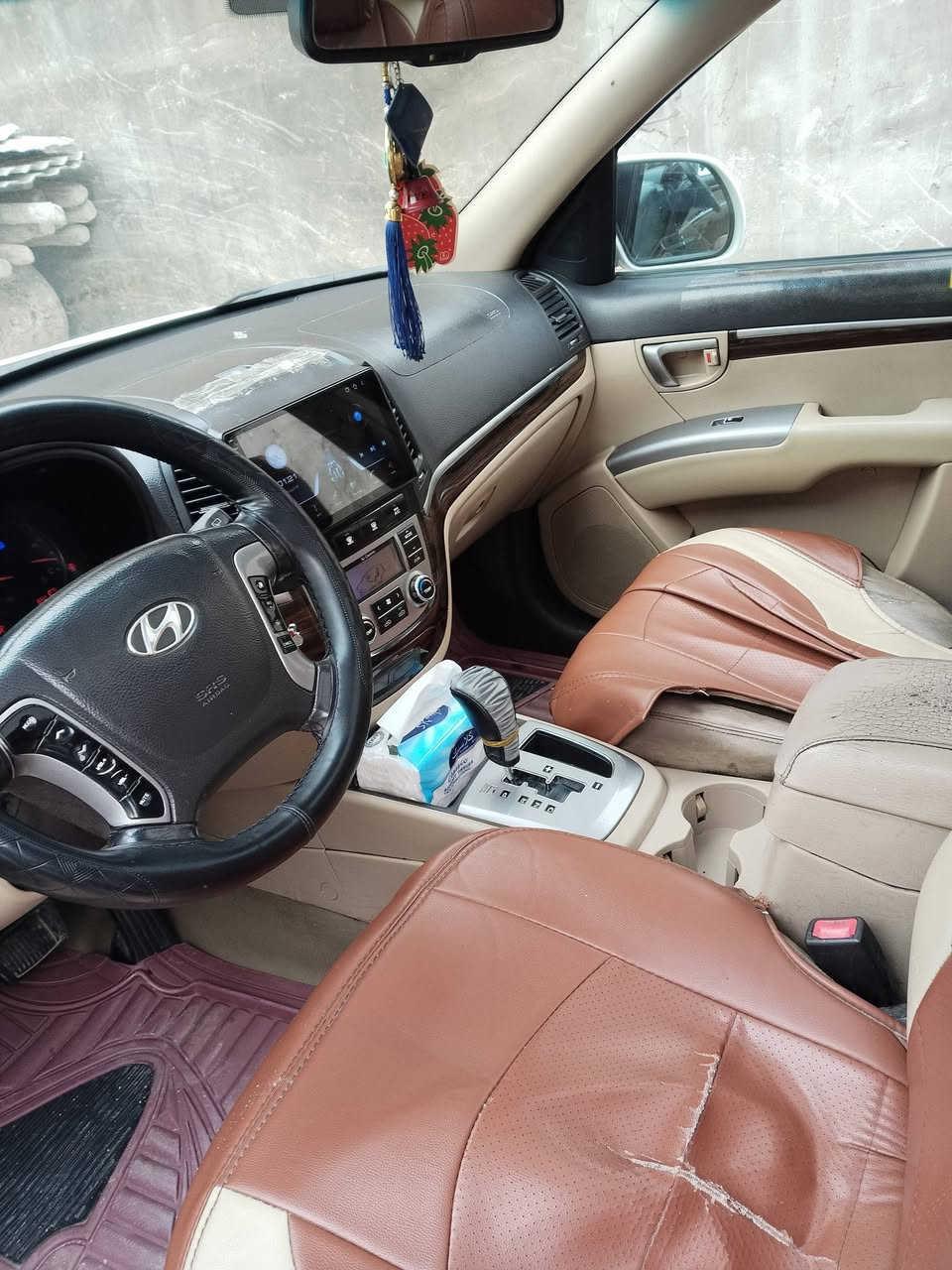 من رخصة الأدمن سنتافيا موديل 2012 خليجي فول مواصفات بيها بارد جاملغ امامي والدعامية مصبوغة 
عنواني بغداد العبيدي 
***********
للاستفسار اتصال
