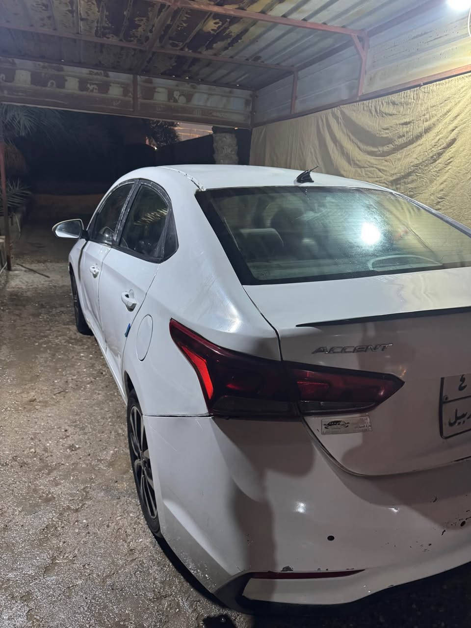 سياره اكسنت خليجي فول مواصفات موديل 2020 السياره بيها جفيه ع جهه السياق ومصبوغه عام كير محرك جديد تبريد شغال تخم تاير السياره ماشيه 98 الف كيلو متر سعه المحرك 1600 وسياره حلوه وعمليه السياره موجوده بالبصره  السعر 75 ورقه وبي مجال للاتصال ع الرقم *********** او ع الرقم *********** البصرة, العراق
