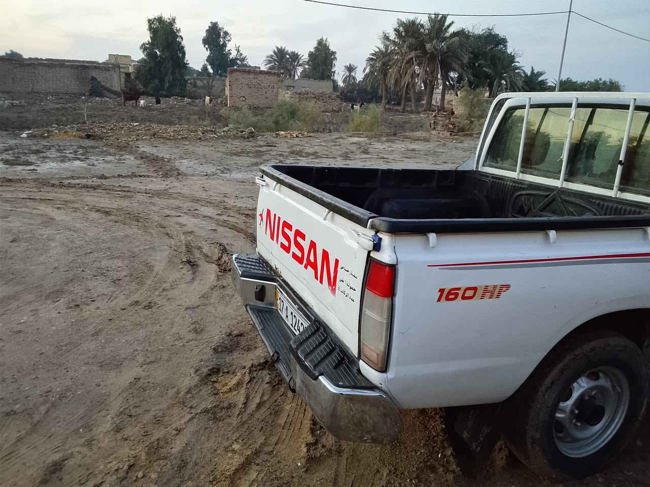 للبيع نيسان 2012 محرك مكفول شاصي مكفول بيها بارد قليل بالجاملق وبلبدي رقمها انكليزي مثنى سنويه ل 2030 اتصال ***********
