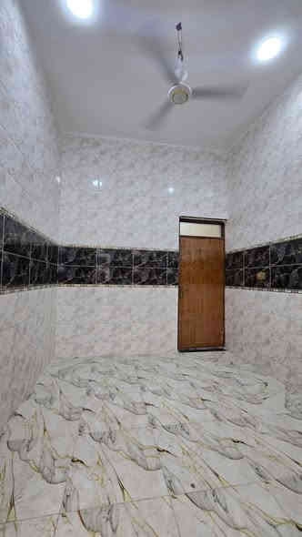 مساحة البيت 120

العنوان حمدان مقابيل مركز شرطه يبعد على الشارع 150 متر 

يتكون غرفتين نوم صاله ديوانيه صحيات 

البيت جديد تسليم مفتاح السعره

68 مليون وقابل للتفاوض 

استفسار *********** 

مكان البيت راقي ❤️‍🔥
