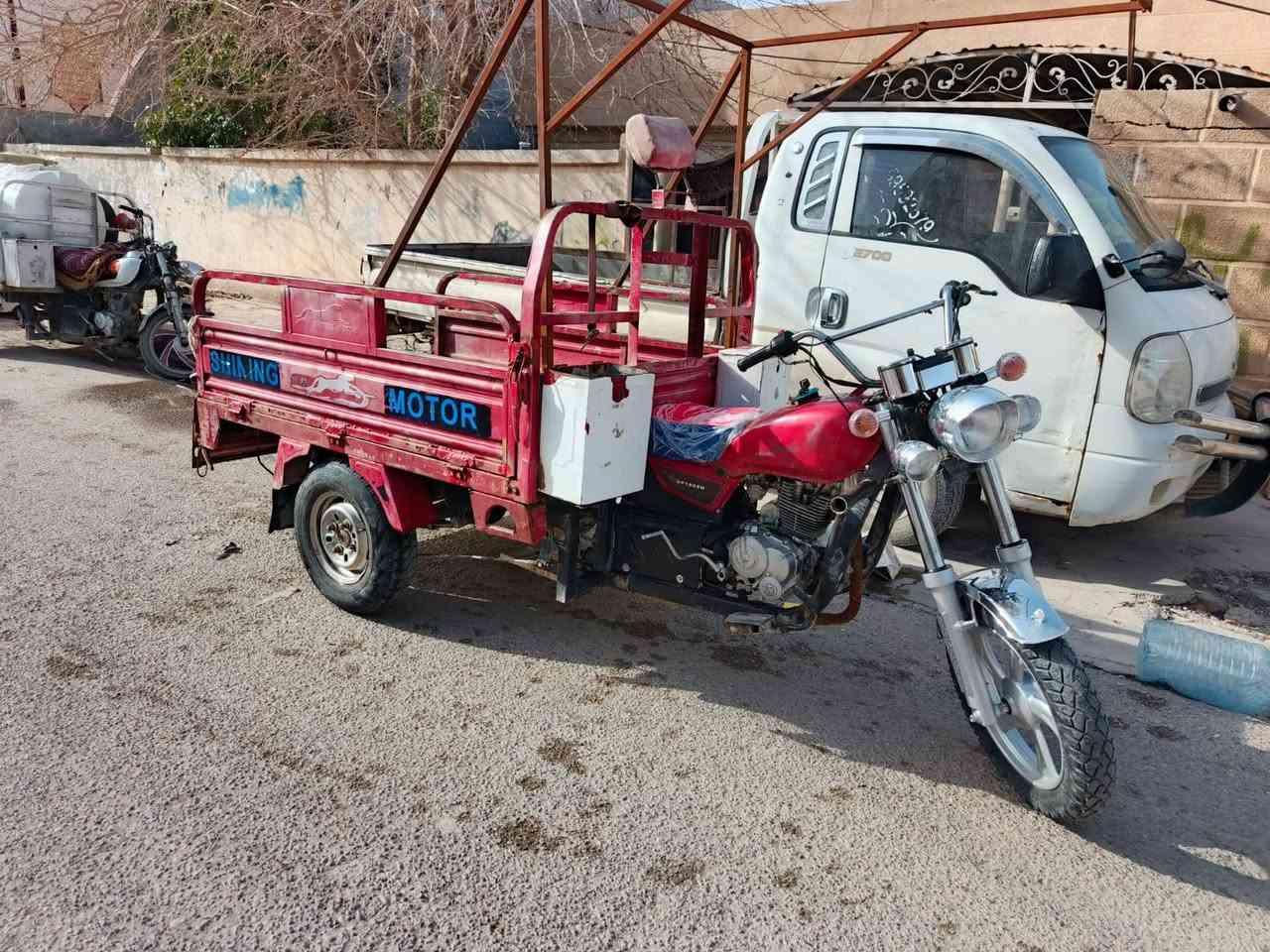 السلام عليكم ستوته معمر  جديد كله جديد وشغال البيع محرك 24بارحه جفته بيه فطر بل ركبه وبيه سياخ موجود بل صوره سعر850وبيه مجال قليل ***********
