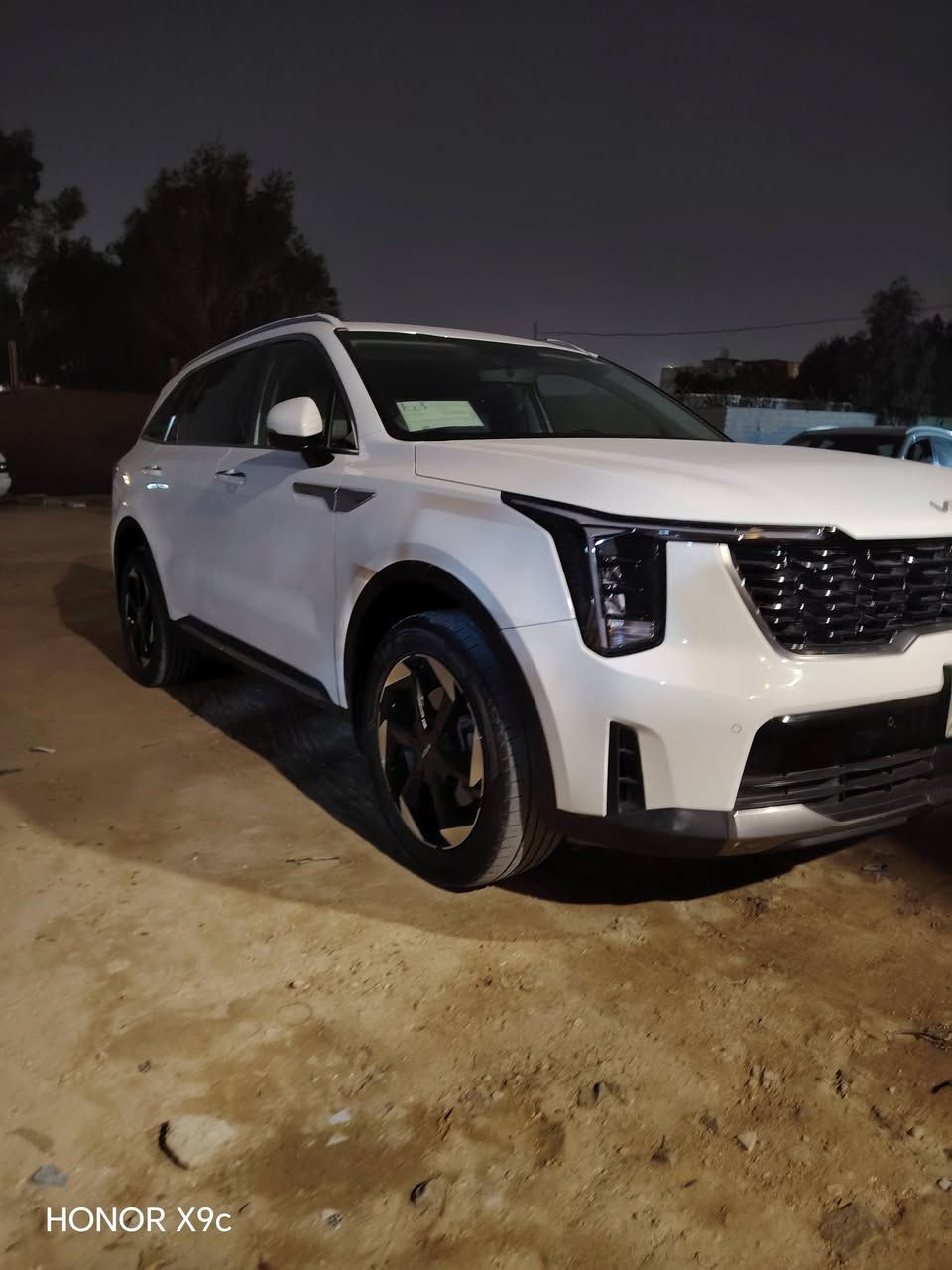 سلام عليكم 
سورنتو 2024 
مكفوله ما عدا بارد بالباب خلف عكس السايق
مواصفات 
كشن سايق كهرباء
شاشه منتصل
كامره خلفيه
كشنات جلد 
شحن لاسلكي 
شفتات ستيرن 
اربع وضعيات قياده 
6 سلندر 
7 راكب 
3 قطع تبريد
ماشيه 47 الف 
السعر 290 وبيه مجال 
للاستفسار ***********
