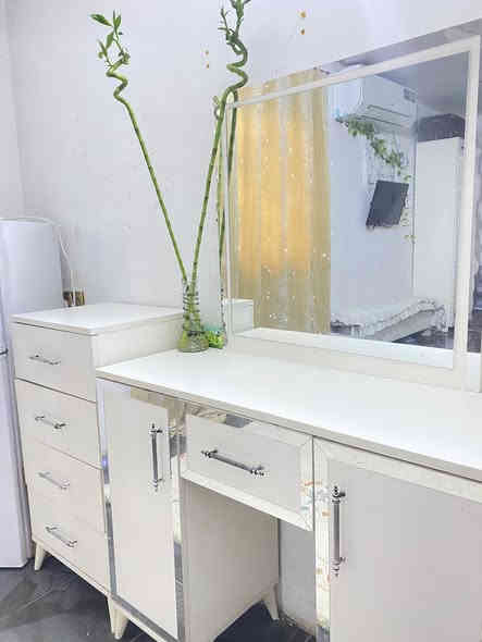 الغرفه البيع تركي مستعمله بدون جربايه+ثلاجه سعر٨٠٠الف وبيها مجال العنوان مدينه الصدر توصل ***********
