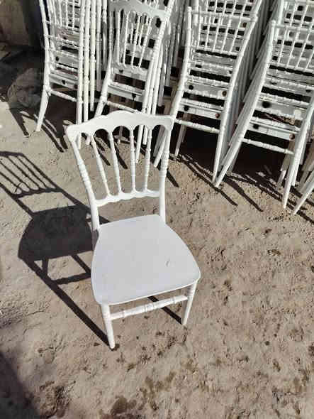 السلام عليكم كراسي للبيع النظافه 90% التواصل على الواتساب لا على الخط***********
