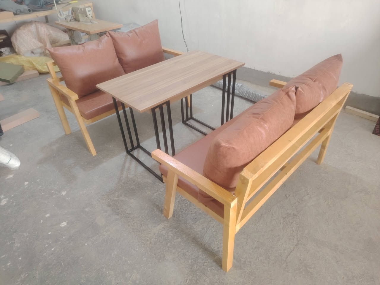 من ورشة العمل تم تجهيز جلسات مطعم + طاولات وسطية
للتواصل معنا/ ***********
