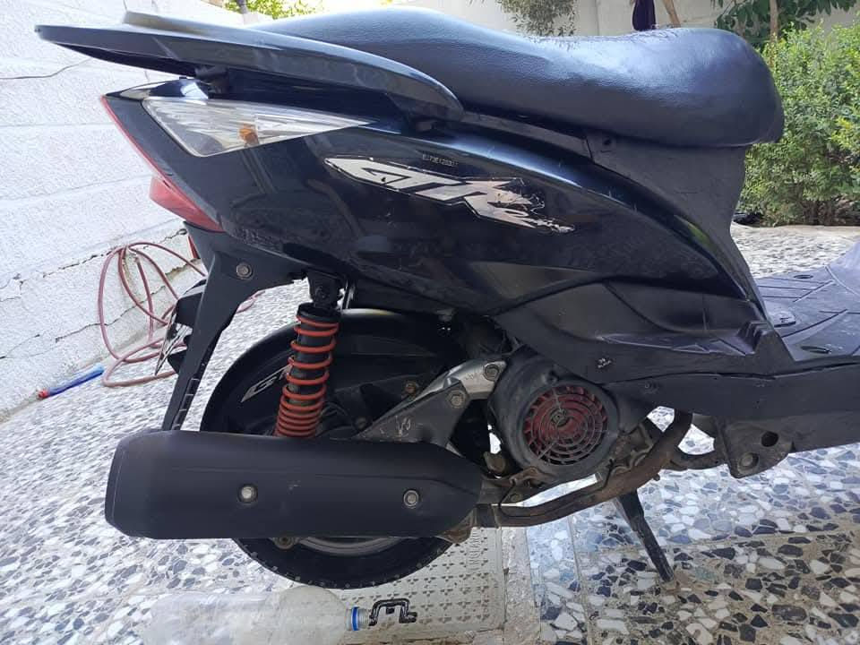 ماكس ثعلب كلة بلاد نكرة سلف هندر محرك ما مفتوح كهربائيات كلها كاملة دراجة نضيفة بمعنى الكلمة بحالة الرمبة محرك ناعم لا نضوح ولا تبخير كفرات ختم واحد وية المحرك سعرها 600 بيها مجال حك الجية مكاني الشعلة  ***********
