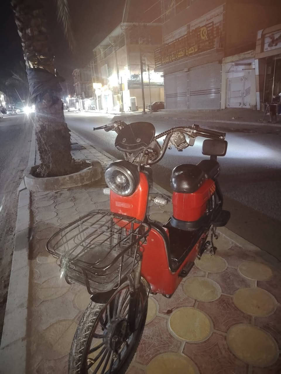 دراجه شحن شركه الريان بيها 3سرعه والسرعه مالته 60عدد البطاريات5السعر وياها ٢ سويجات بصمه مابيها السعر280 مكاني نجف رقمي***********
