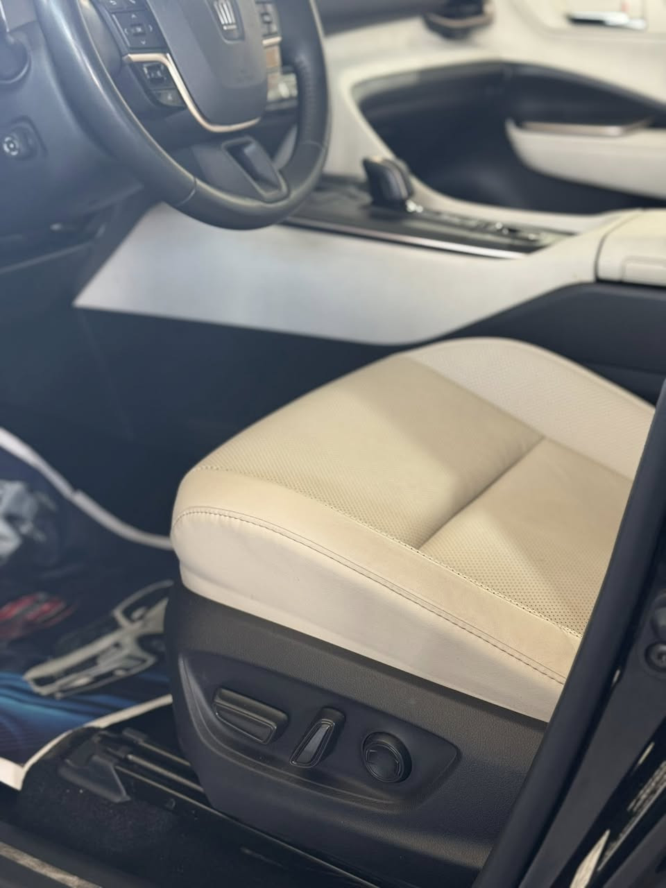 🔷معرض الملك لتجارة السيارات الحديثة🔷

             🔥تويوتا كراون برمينيوم A2 🔥

                    🔥موديل 2023  لون اسود🖤🔥

الموصفات
🔹هايبرد 
🔹دخول ذكي 
🔹لون اسود 🖤🖤
🔹بصمة تشغيل 
🔹خران ميمور 
🔹لد امامي 
🔹لد خلفي 
🔹كراسي كهرباء 
🔹داخل جلد 
🔹برده خلفيه 
🔹هندبرك بصمة 
🔹تبريد كشنات 
🔹تدفئه كشنات 
🔹شاشه كبيره 
🔹لايت زنون 
🔹قطعتين تبريد 
🔹اوتو هولد 
🔹لايت عدسات 3
🔹نفكيشين 
🔹كامره خلفيه دواره 
🔹كامرات ٥ 
🔹ستيرن كهرباء 
🔹رادارات ٣٦٠ 
🔹سستم سماعات jpl
🔹مري كهرباء 
🔹اشاير بل مري 
🔹تحكمات جهتين 
🔹دبل كروس سرعه 
🔹تحكمات بل مقاعد 
🔹ويل كب حجم ١٨ 
🔹حساس تاير 
🔹سلايت روف 
🔹رقم بغداد  
🔹باقي الموصفات المعروفه للبرمينوم

            🔥يوجد بيع ورشاء وامرواس🔥

للستفسار زياره الموقع بغداد النهضه فرع الثالث فرع المصرف

او الاتصال عله الارقام 
***********
***********
