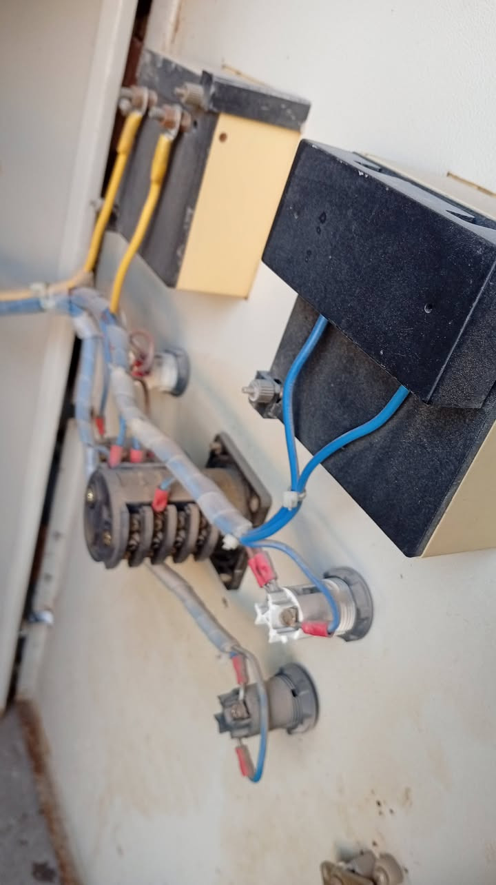 سلام عليكم بورد للبيع ما اعرف مال شنو سعره مناسب/***********
