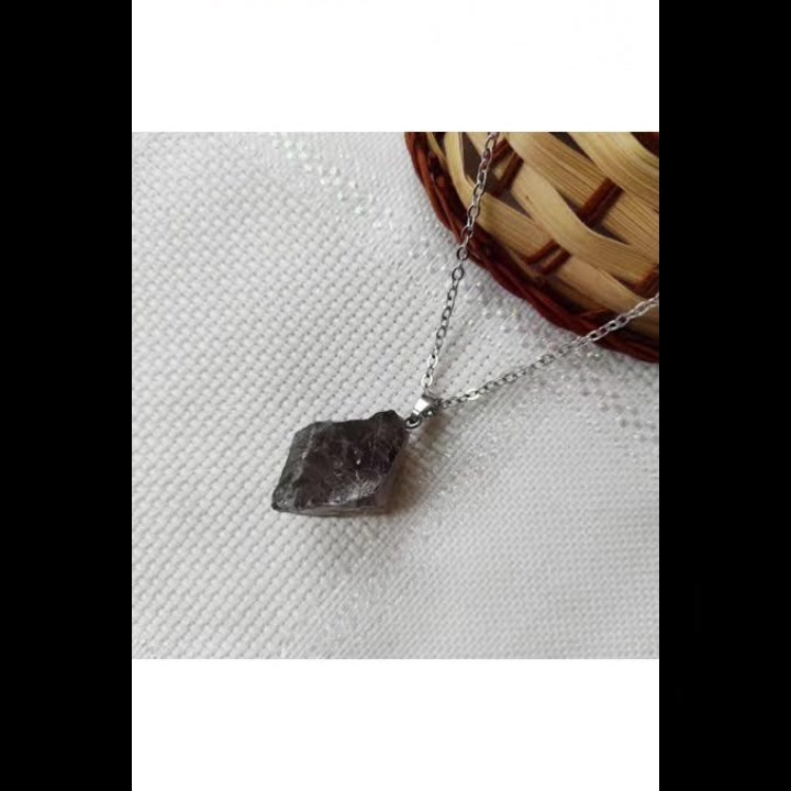 الكوارتز الدخاني – غموض الطبيعة ✨ | Smoky Quartz – Na


**إذا كنت صاحب هذا الإعلان وتريد حذفه لأي سبب، رجاءا أرسل رسالة إلى الدعم الفني**