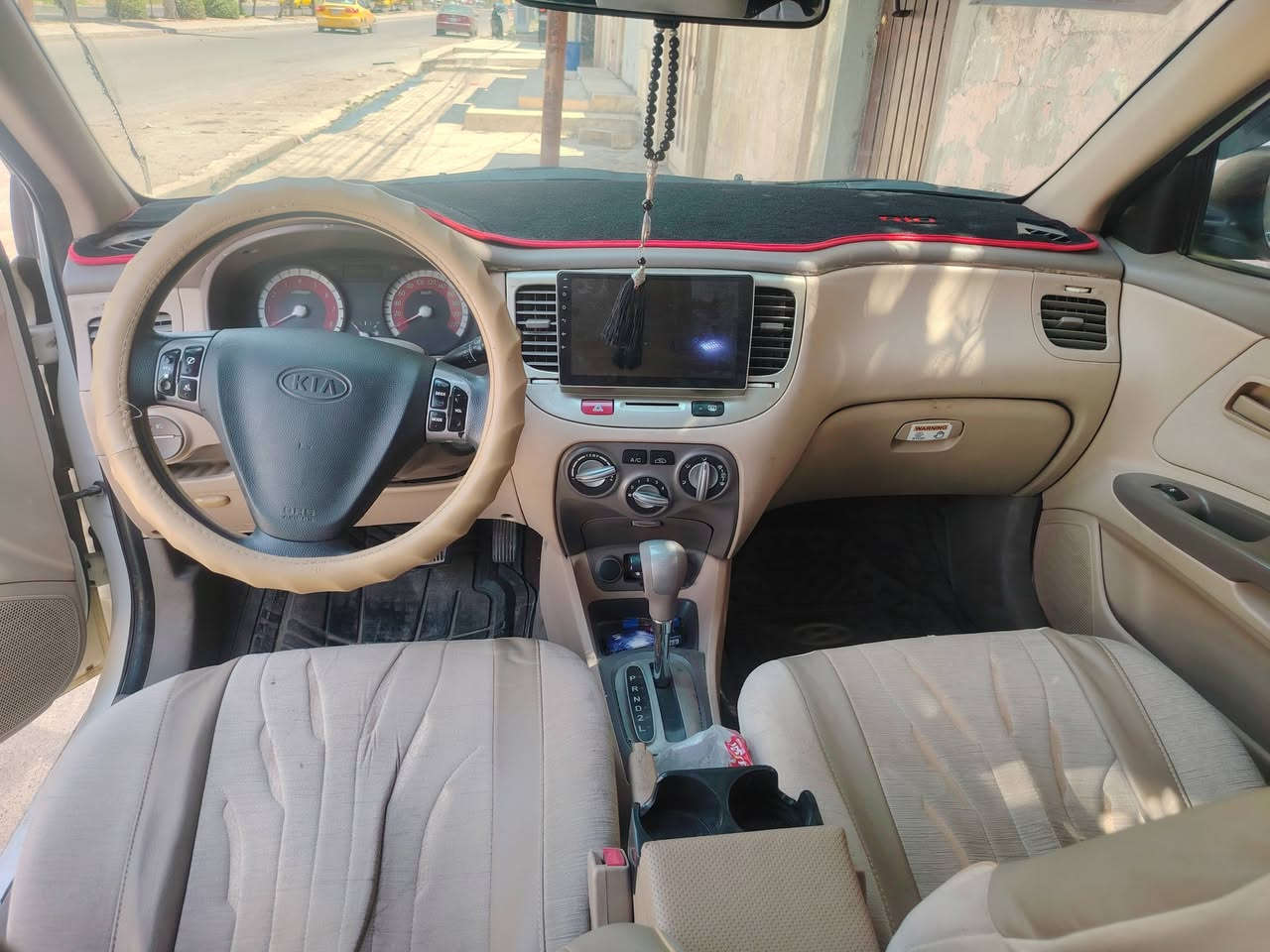 السلام عليكم...
للبيع فقط

كيا ريو   ٢٠١١
مكينه ١٦  
بدون صبغ رقم اربيل مسطره
سنويتها ٢٠٢٦ 
هزه     ٢٠٢٥
شرط التحويل
سعرها ٩٨  ومجال
طخم تاير جديد
طخمها جديد
تلفون ***********
